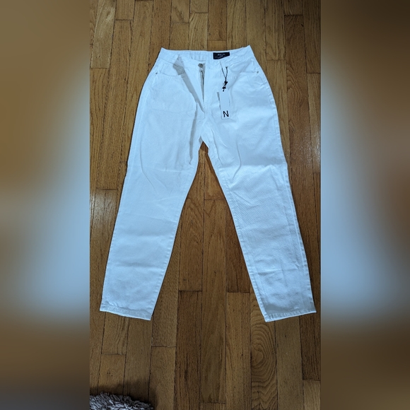 Size 30 white cropped jeans. - Picture 2 of 2